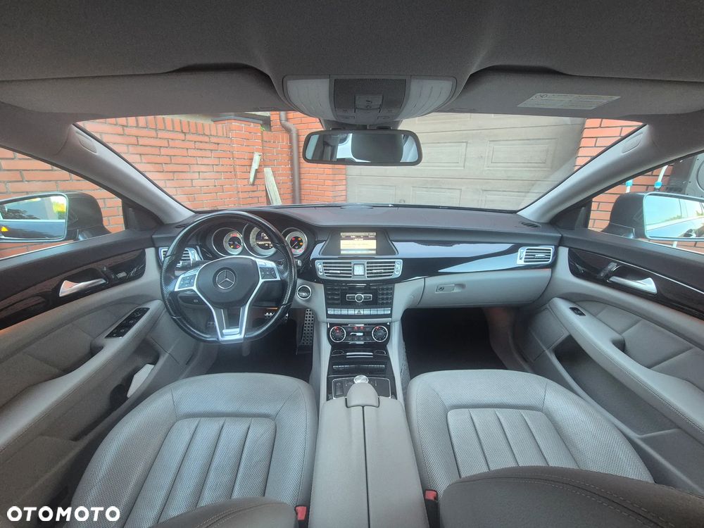 Mercedes-Benz CLS 350 CDI 4-Matic BlueEff - 12