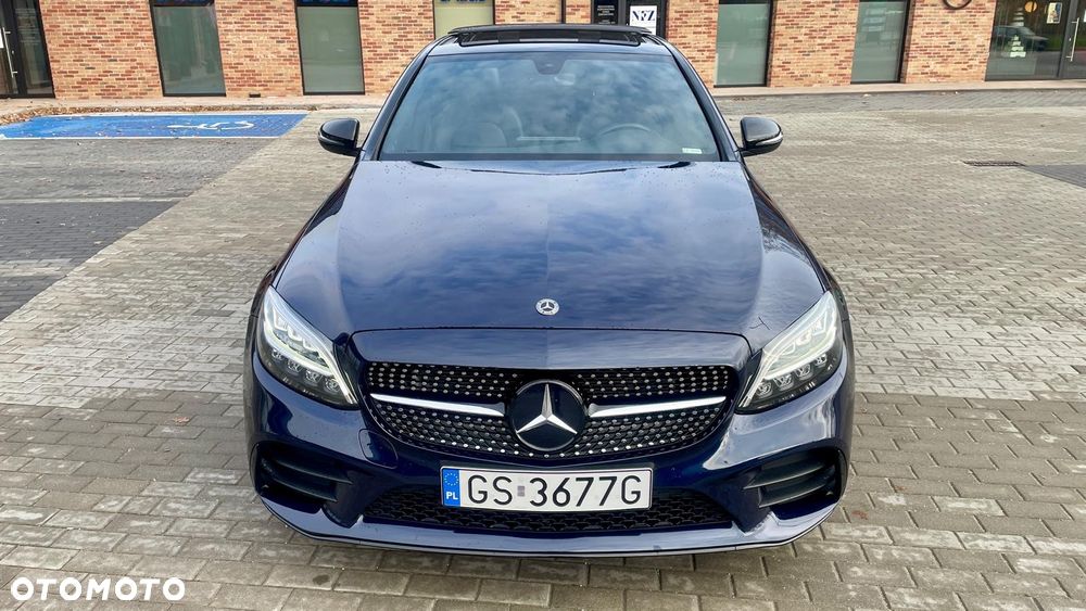 Mercedes-Benz Klasa C 300 4Matic 9G-TRONIC AMG Line - 3