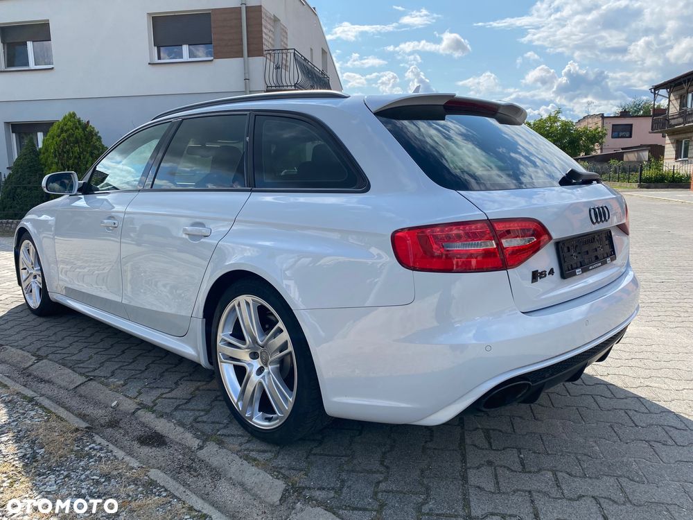 Audi RS4 Avant Avant S tronic - 22