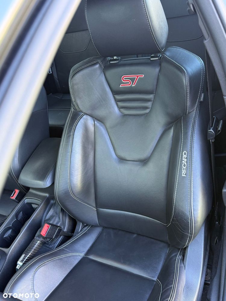 Ford Focus 2.0 EcoBoost ST mit Leder-Sport-Paket - 12
