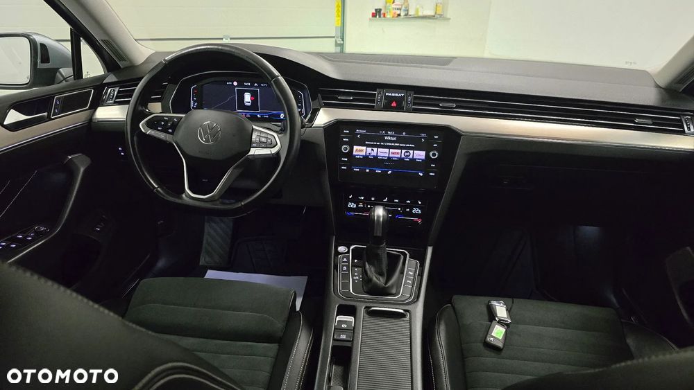 Volkswagen Passat - 16