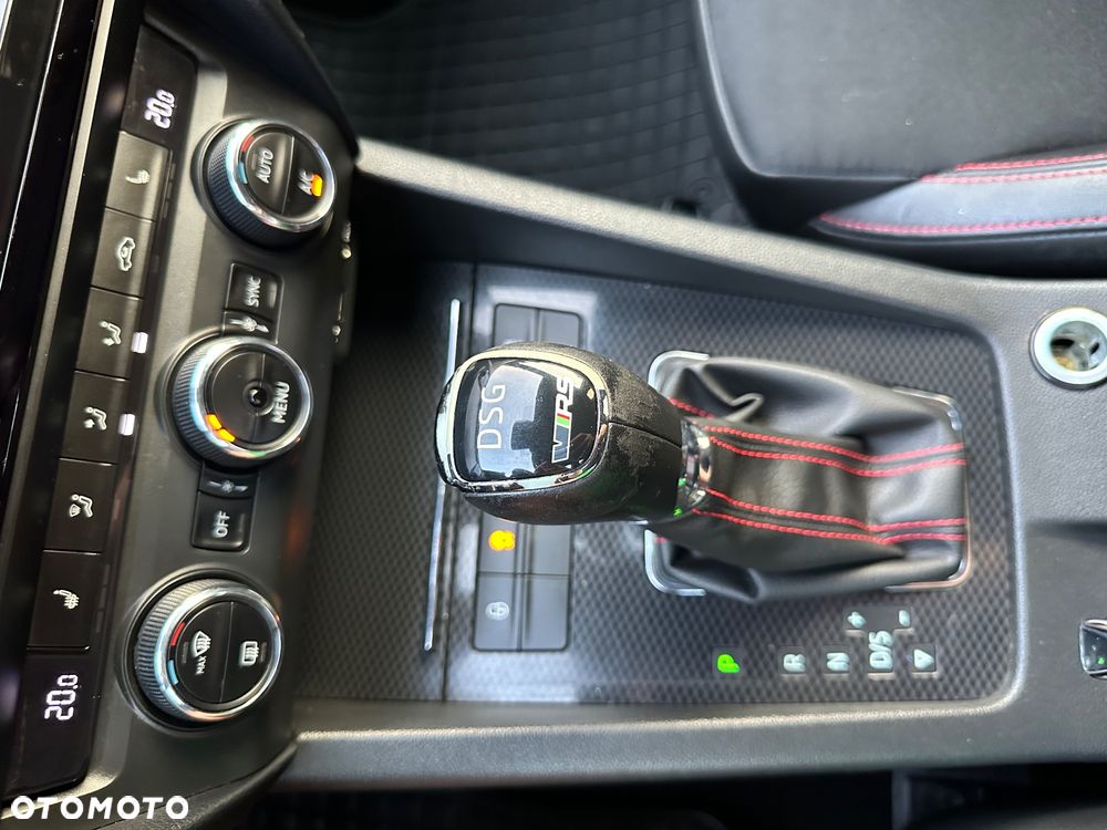 Skoda Octavia Combi 2.0 TDI DSG RS - 28