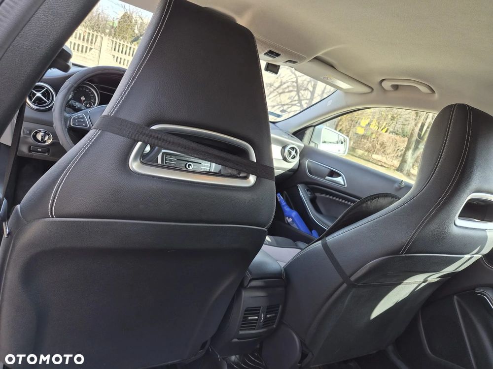 Mercedes-Benz GLA 200 7G-DCT - 6