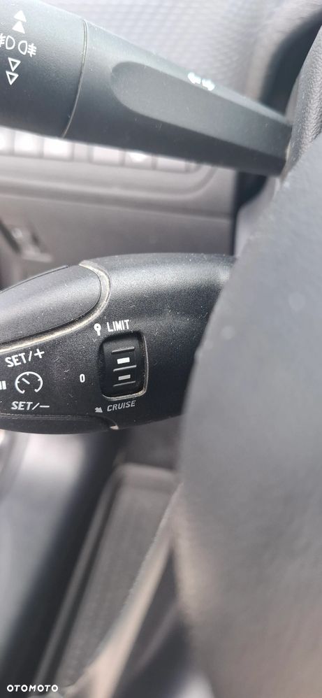 Peugeot 2008 1.2 Pure Tech Style S&S - 30
