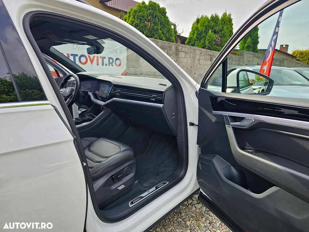 Volkswagen Touareg 3.0 V6 TDI SCR 4Motion Automatik R-Line - 29
