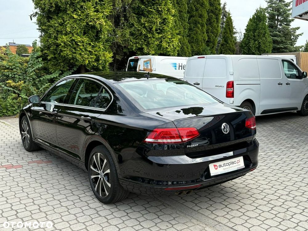 Volkswagen Passat - 8