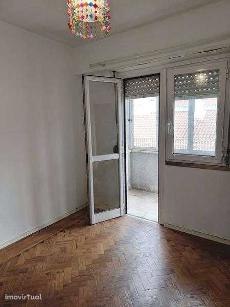 T3 com 2 WC, zona central Venteira Amadora - Grande imagem: 3/8