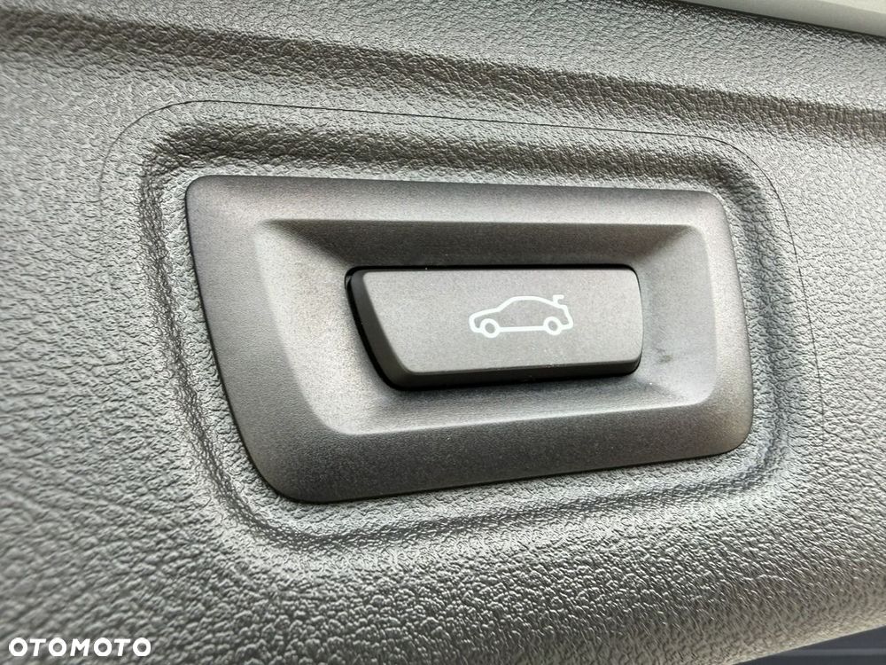 BMW Seria 3 330i xDrive M Sport sport - 21