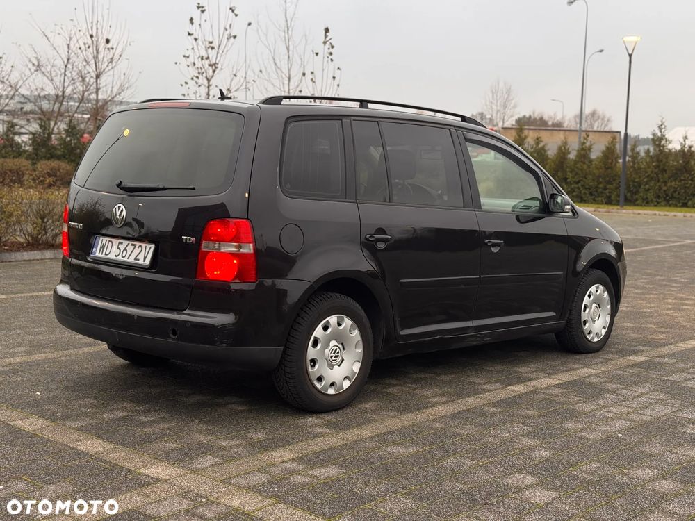 Volkswagen Touran 2.0 TDI DPF Highline - 5