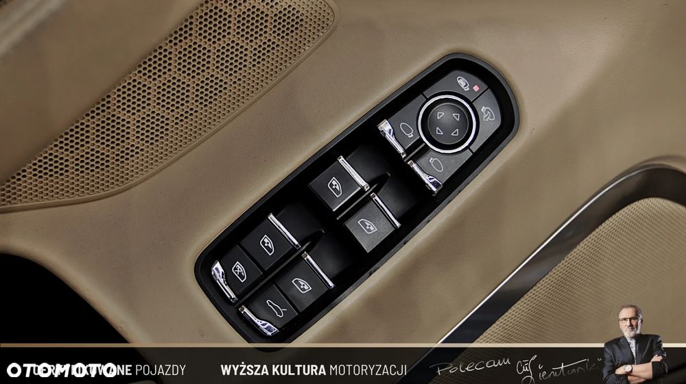 Porsche Panamera GTS - 29