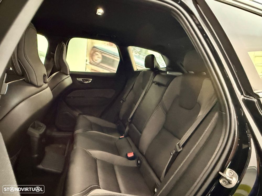 Volvo XC 60 2.0 T6 PHEV Black Edition AWD - 17