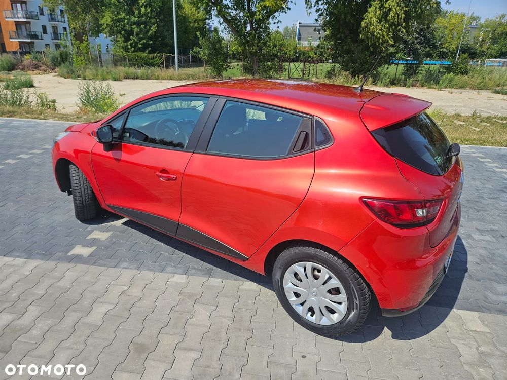 Renault Clio 1.2 16V Expression - 9