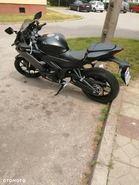 Yamaha R3 - 1