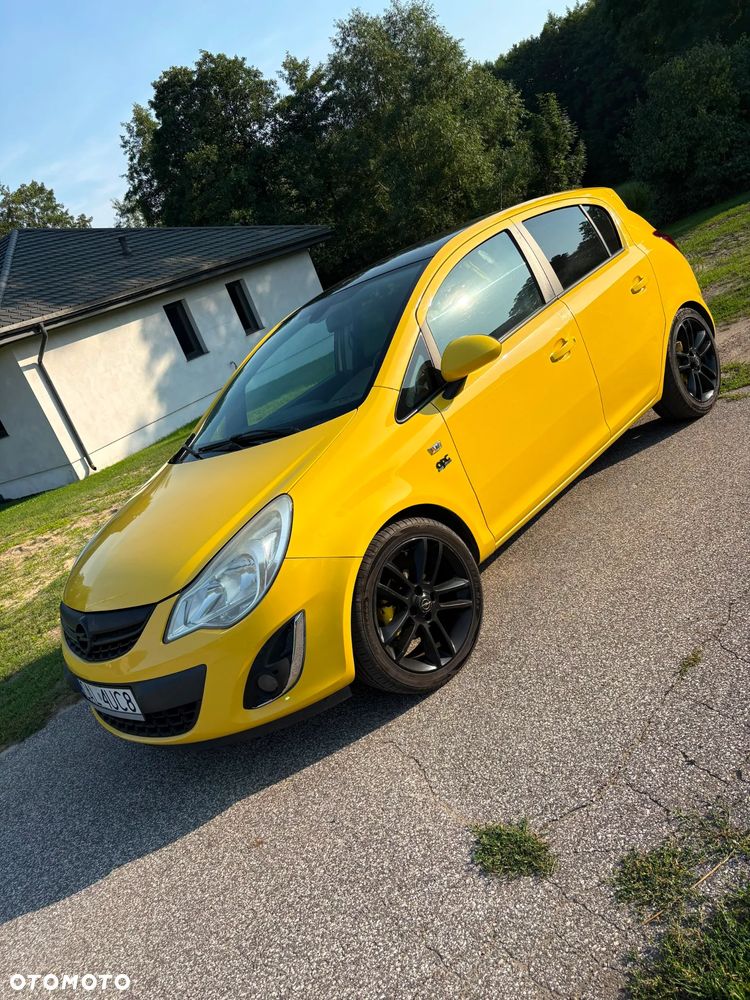 Opel Corsa 1.4 16V Color Edition - 4