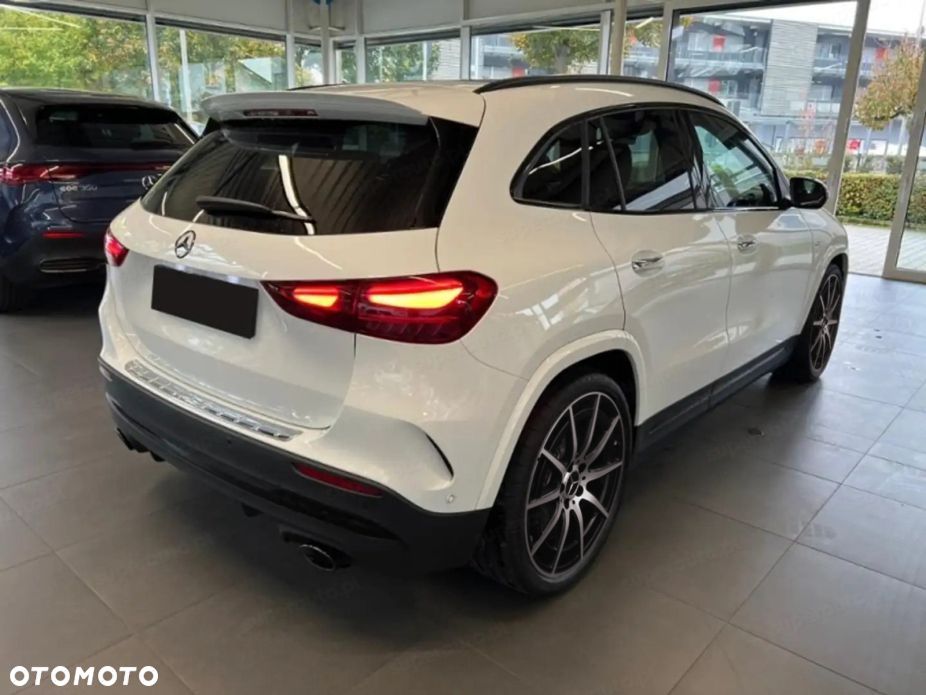 Mercedes-Benz GLA AMG 35 mHEV 4-Matic 8G-DCT - 4