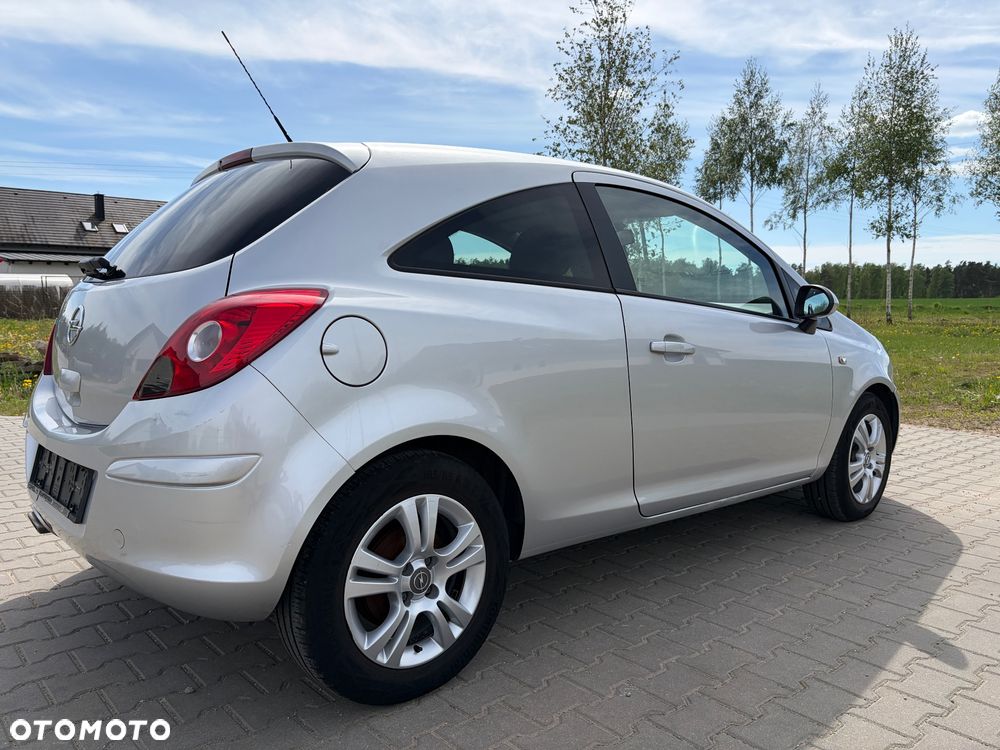 Opel Corsa 1.4 16V Satellite - 4