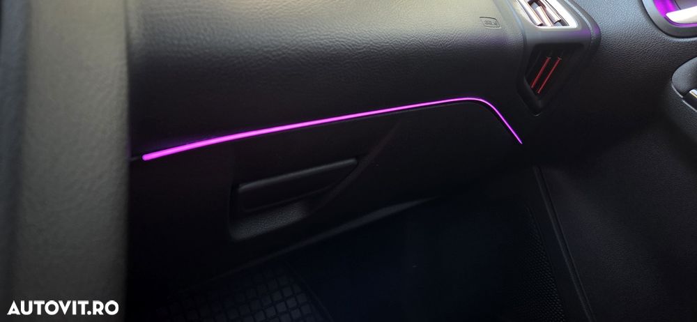 Ford Focus 2.0 TDCI Powershift Titanium - 24