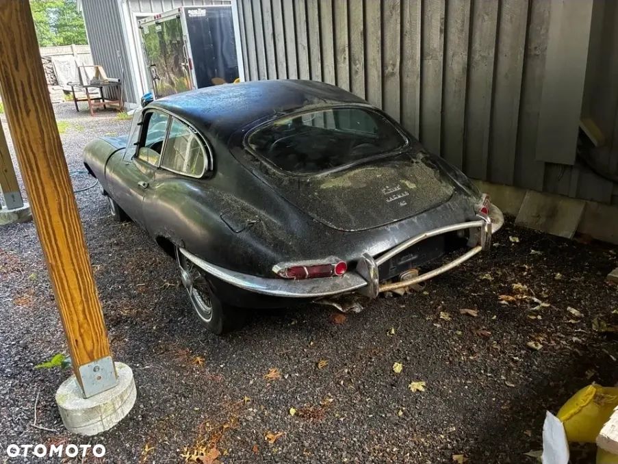 Jaguar E-Type - 5