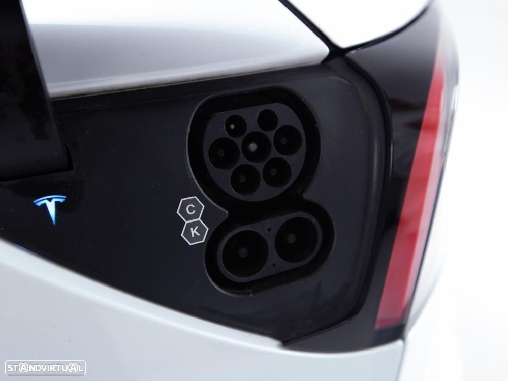 Tesla Model Y RWD - 14