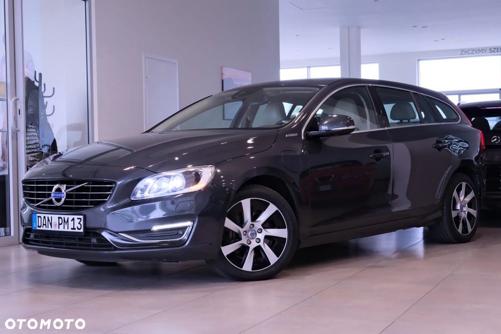 Volvo V60 D6 AWD Plug-in Hybrid Summum - 2