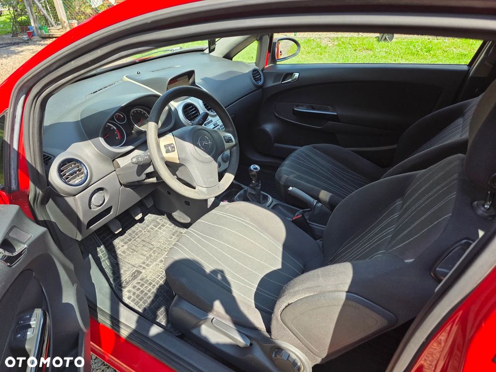 Opel Corsa 1.4 16V Cosmo - 5