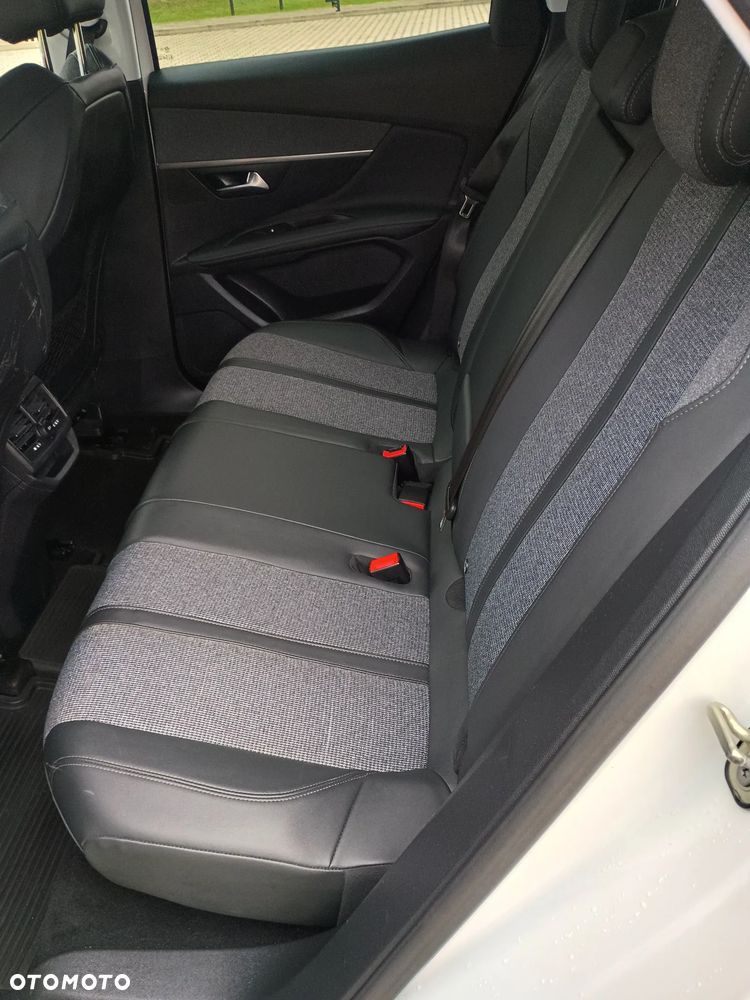 Peugeot 3008 1.2 PureTech Allure Pack S&S EAT8 - 24