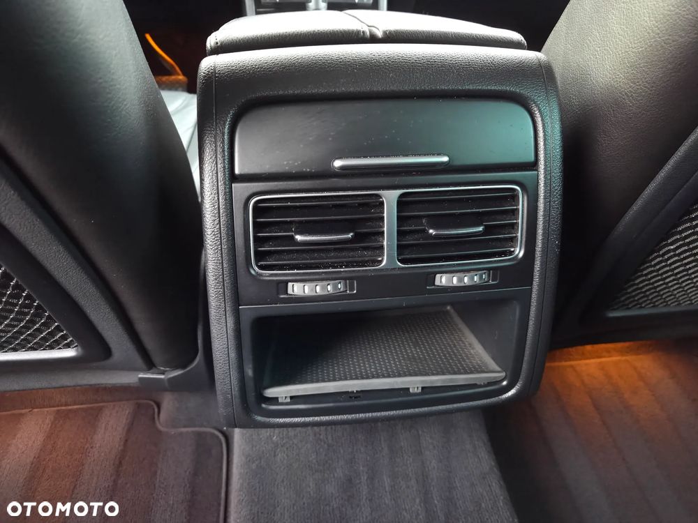 Volkswagen Touareg 3.0 V6 TDI BMT R-Style - 12