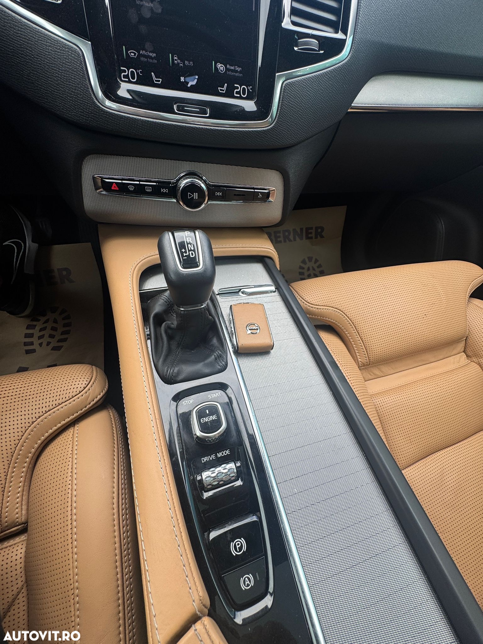 Volvo XC 90 - 18