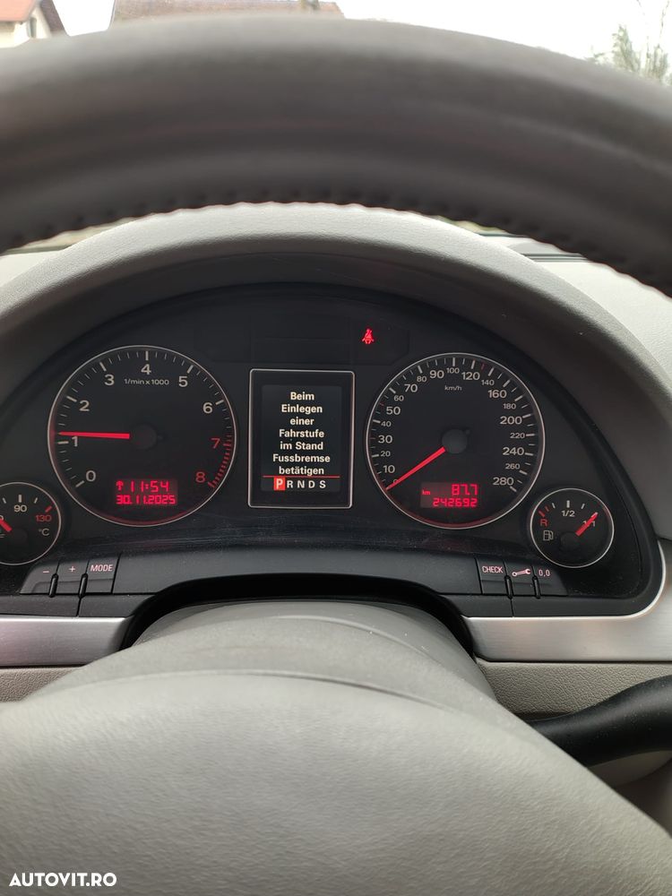 Audi A4 2.0 T FSI multitronic - 8