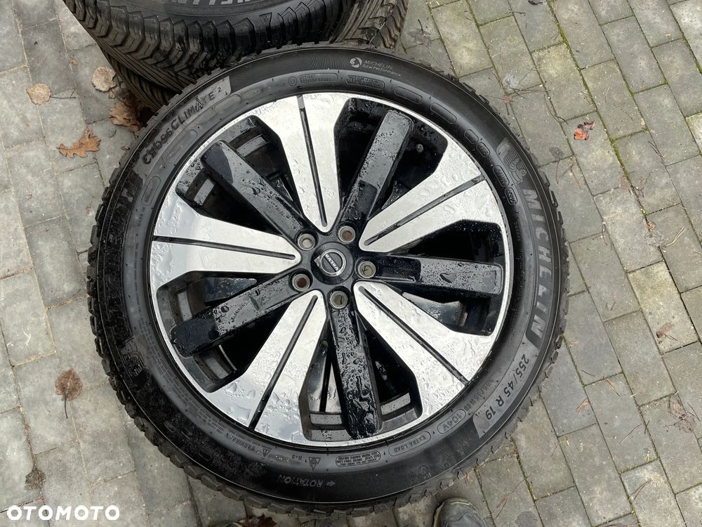 Koła wielosezonowe Volvo C40 - 9