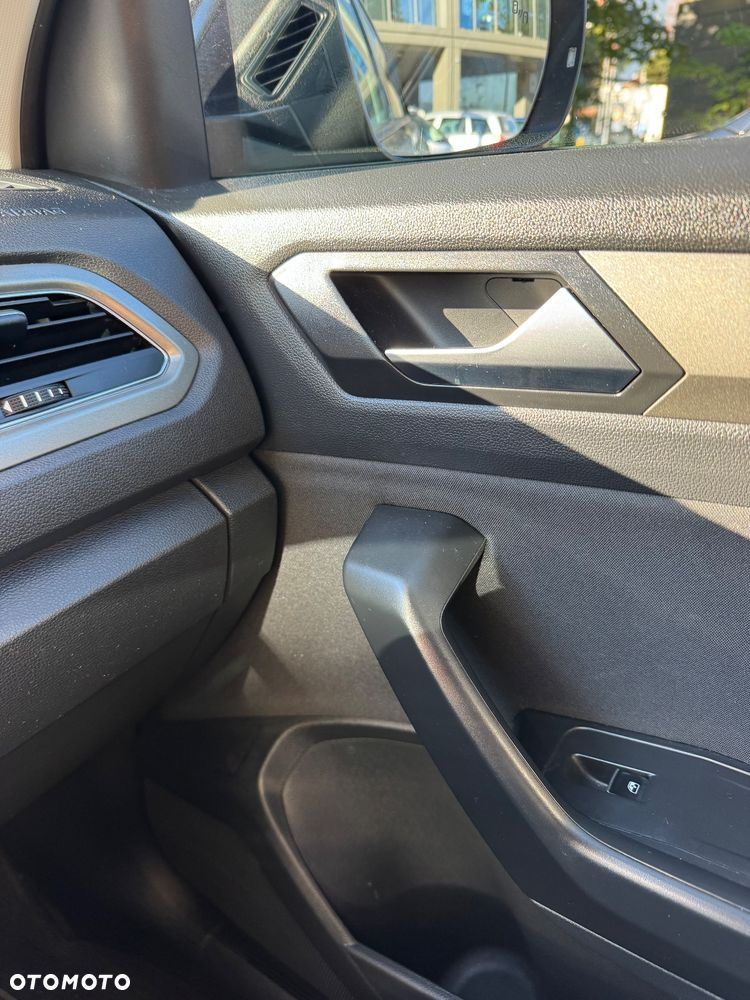 Volkswagen T-Roc - 22