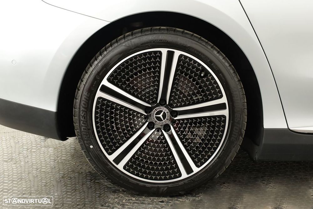 Mercedes-Benz EQE 300 - 5