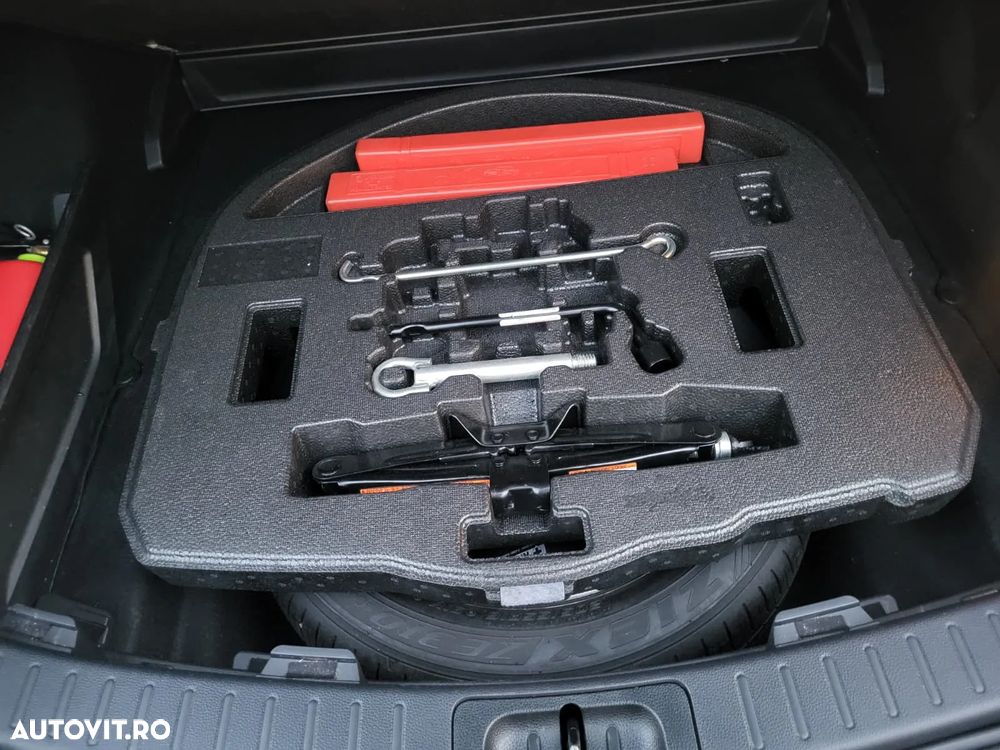 Toyota Corolla 2.0 HSD Dynamic interior Negru - 13