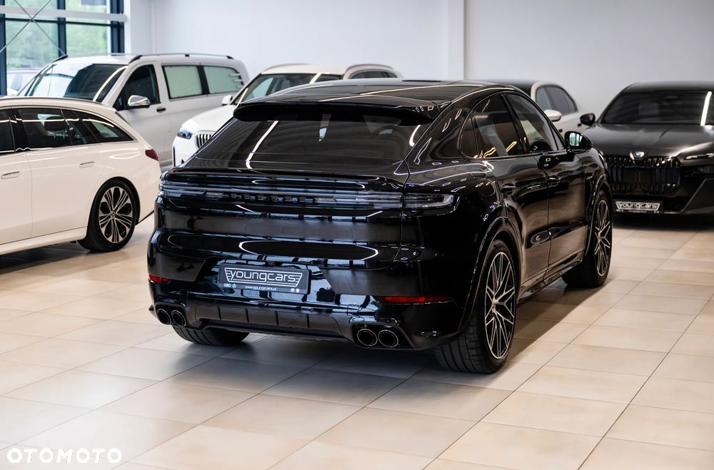 Porsche Cayenne Turbo E-Hybrid PHEV - 10