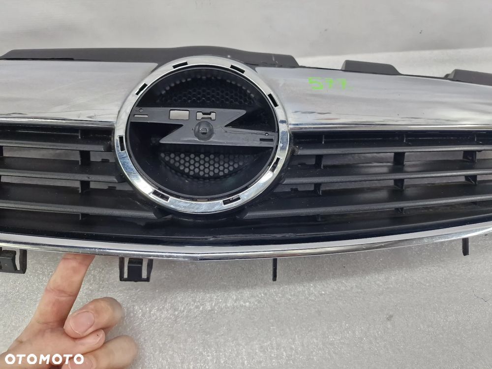 OPEL ZAFIRA B 05- ATRAPA / GRILL PRZEDNI PRZÓD , NR 13136136 , NR AUKCJI GL577 - 25