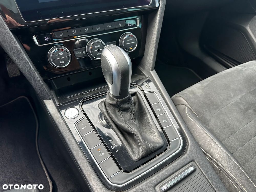 Volkswagen Passat - 14