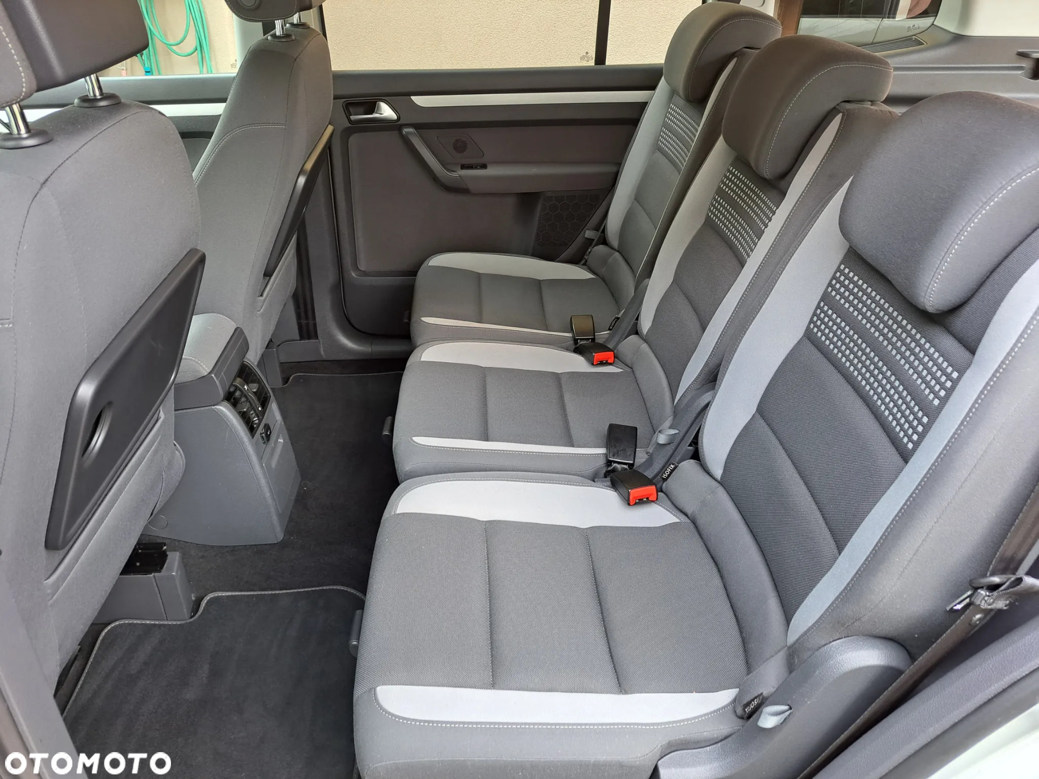 Volkswagen Touran - 8