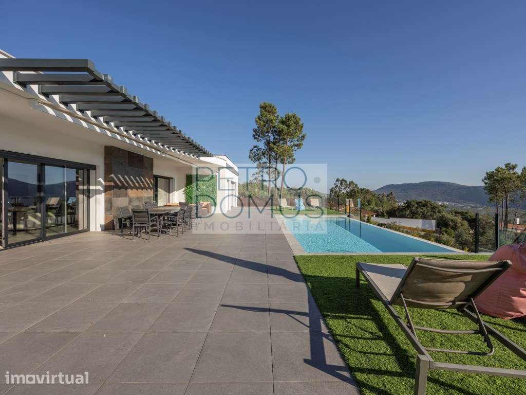 MORADIA T3+ATELIER COMO NOVA COM PISCINA AQUECIDA E VISTA PARA A SE... - Grande imagem: 5/60
