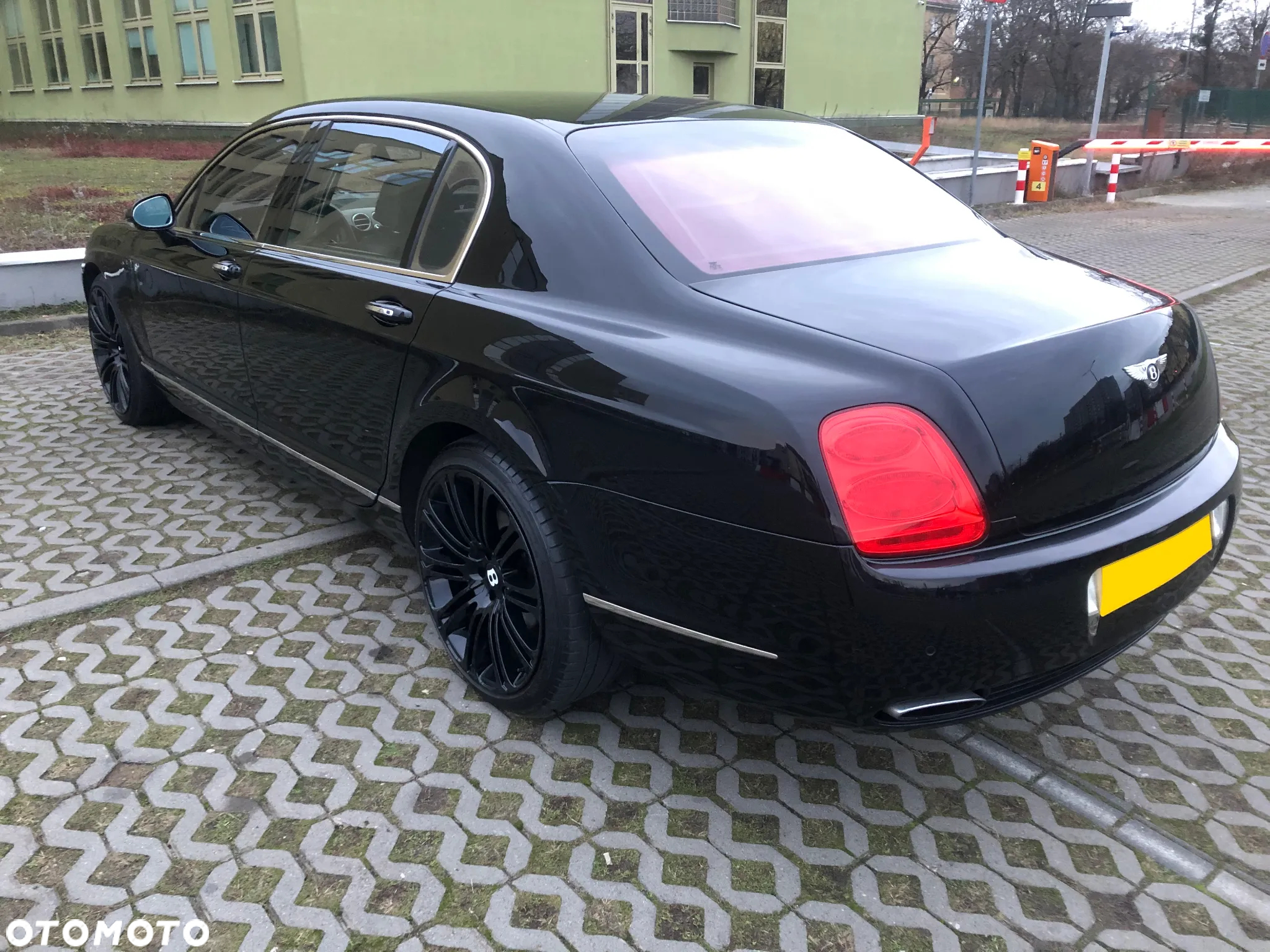 Bentley Flying Spur Continental - 14