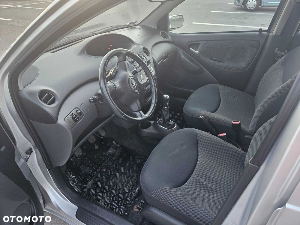 Toyota Yaris 2004 photo 5