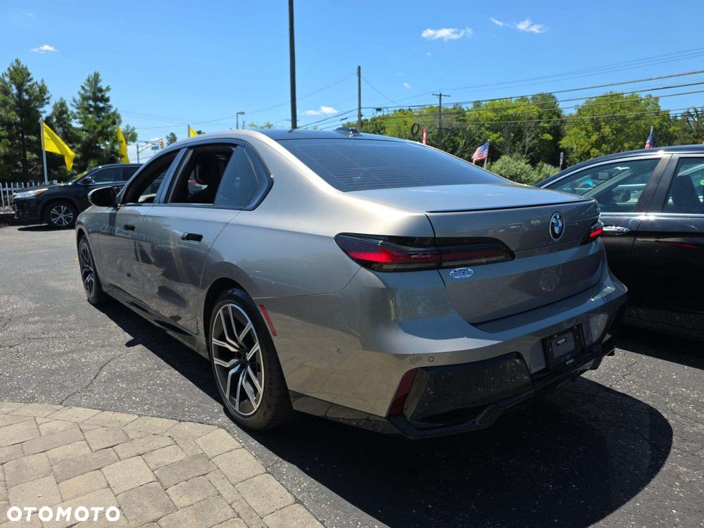 BMW Seria 7 740Li sport - 4