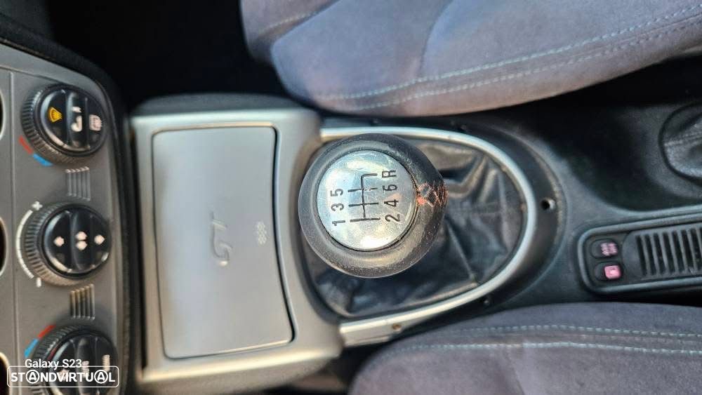 Alfa Romeo GT 1.9 JTD M-JET Distinctive - 18