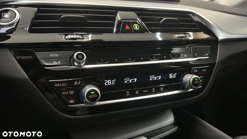 BMW Seria 5 520d xDrive MHEV - 27