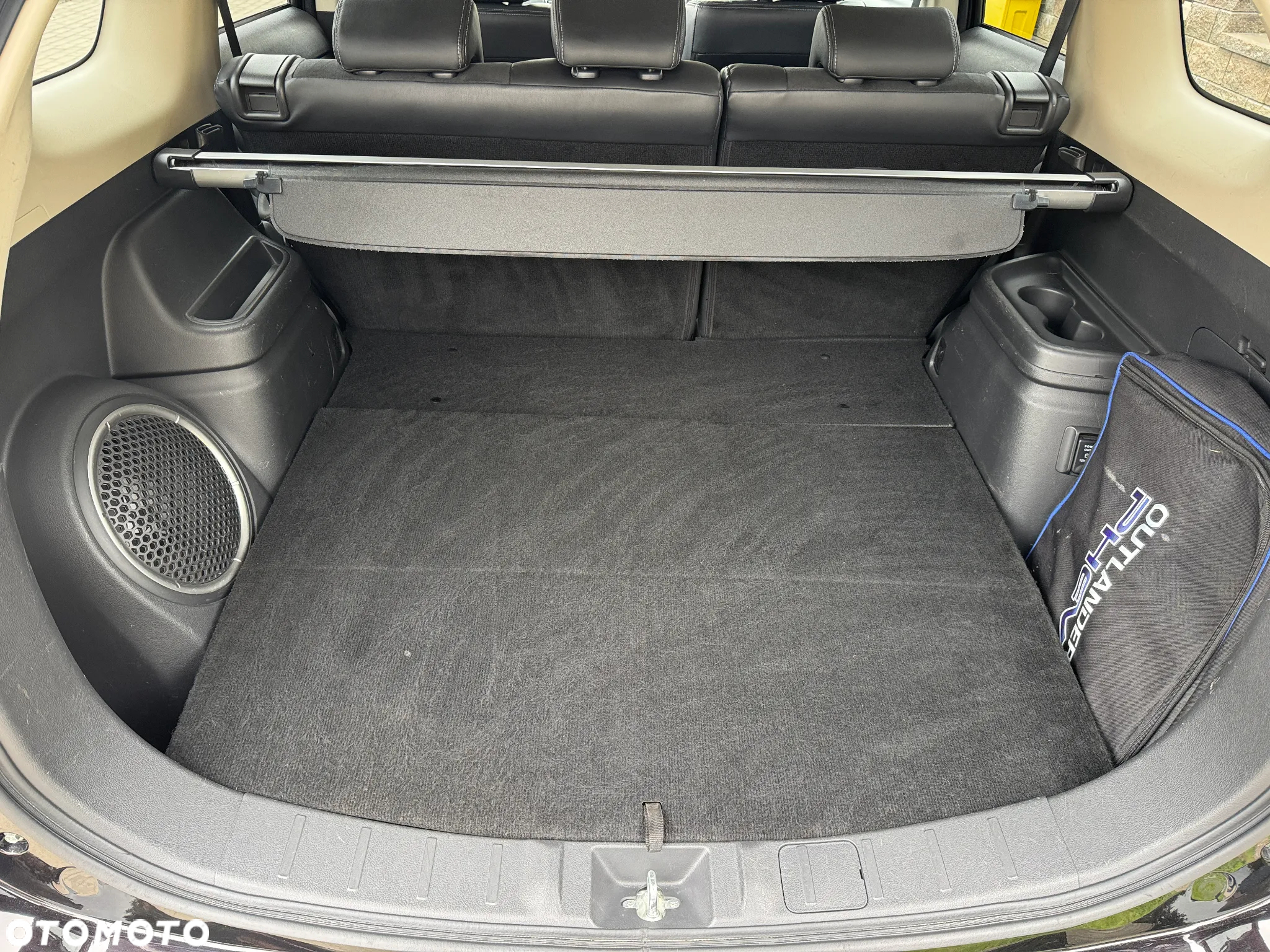 Mitsubishi Outlander PHEV Instyle NAVI + - 28