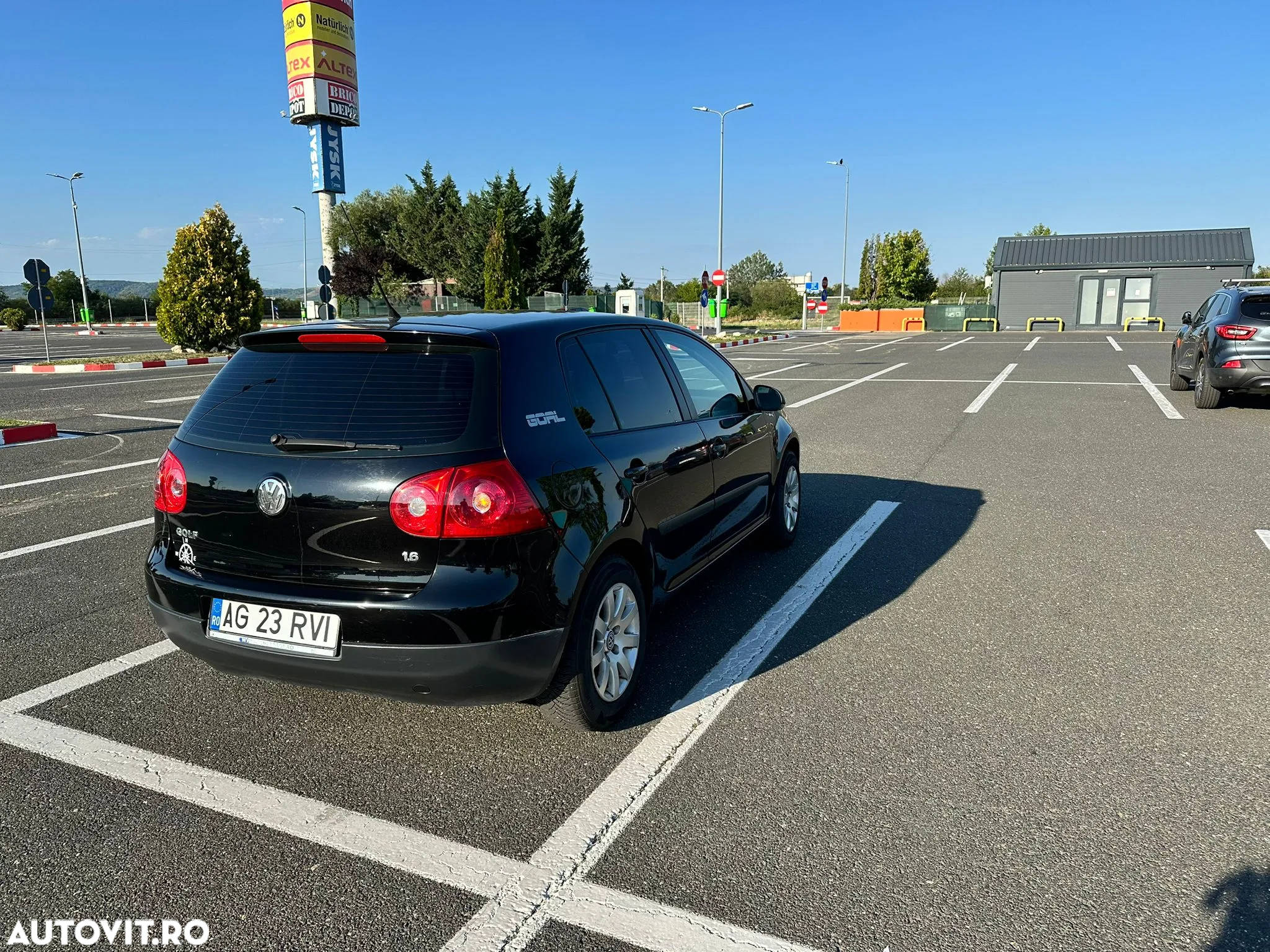 Volkswagen Golf - 2