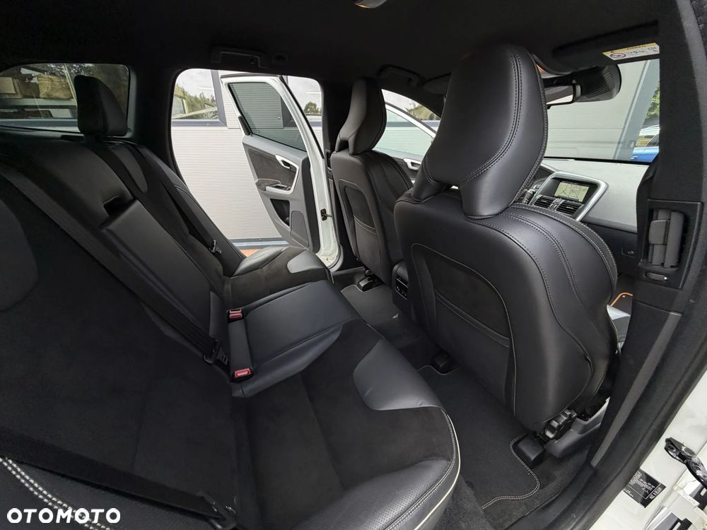 Volvo XC 60 D4 Geartronic RDesign - 17