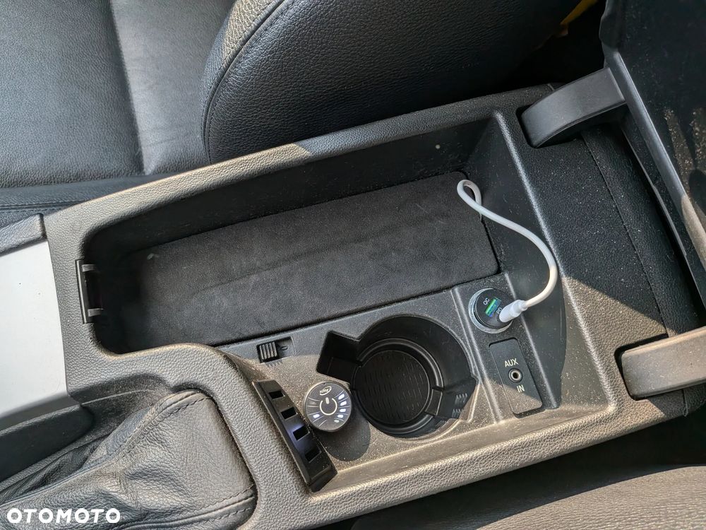 BMW Seria 3 325i - 27