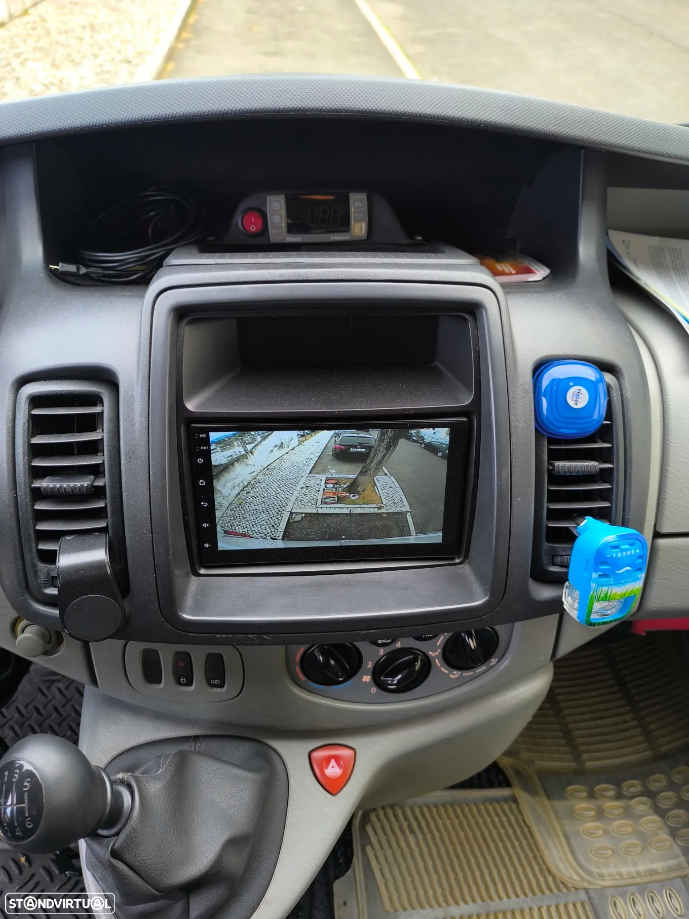 Renault Traffic 115 dci com motor frio - 12