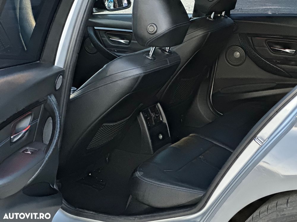 BMW Seria 3 320i AT - 9