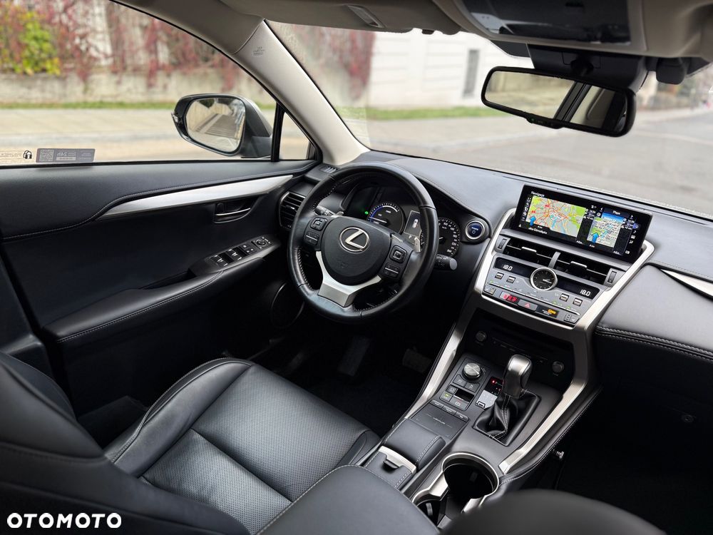 Lexus NX 300h Prestige AWD - 18